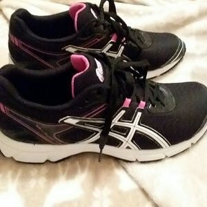 Women's Asics size 8